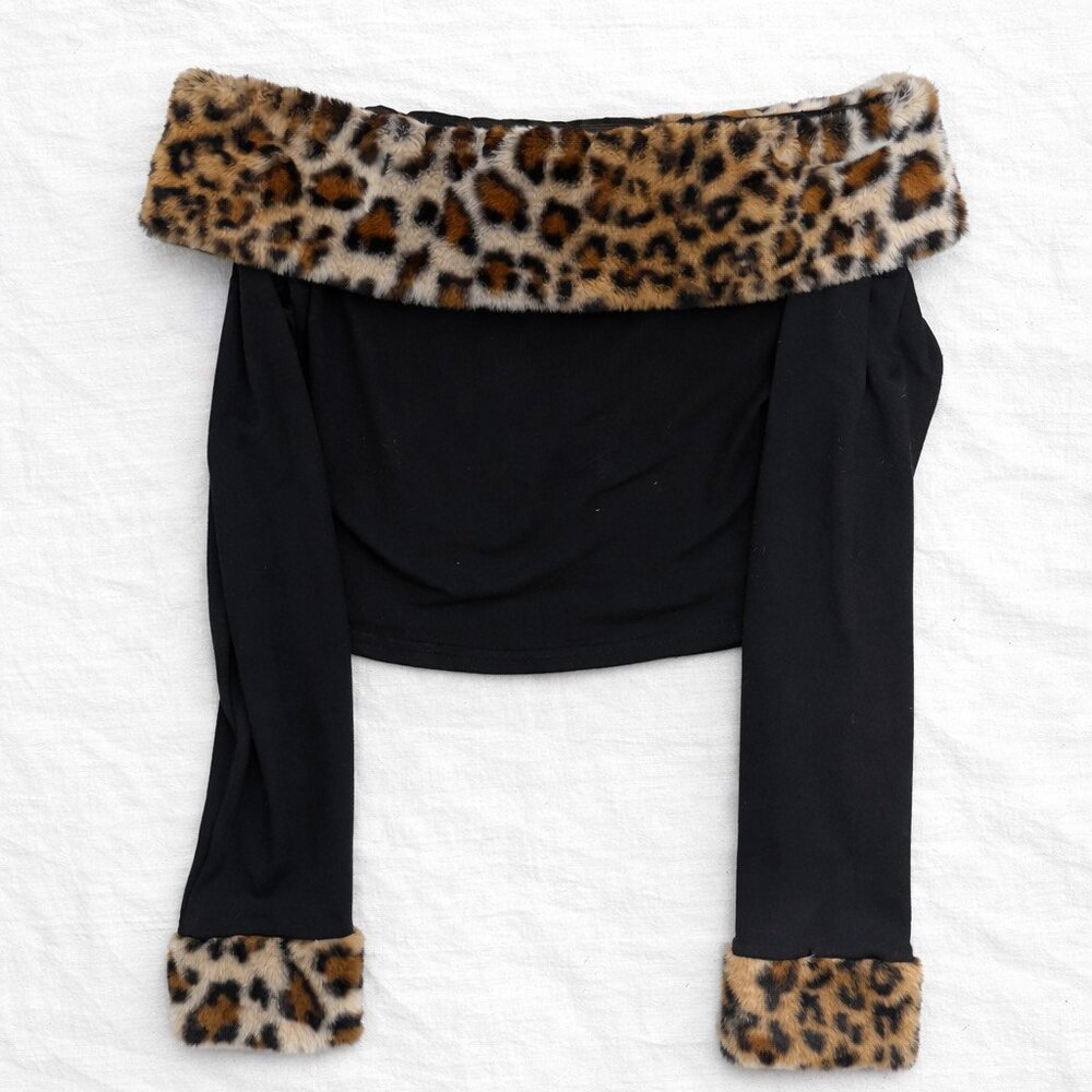 Womens Black Long Sleeve Off The Shoulder Fluffy Cheetah Sleeves